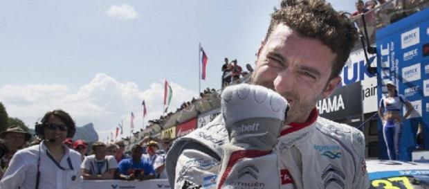 Entró en la historia,"Pechito" bicampeón mundial. Entró en la historia,"Pechito" bicampeón mundial.