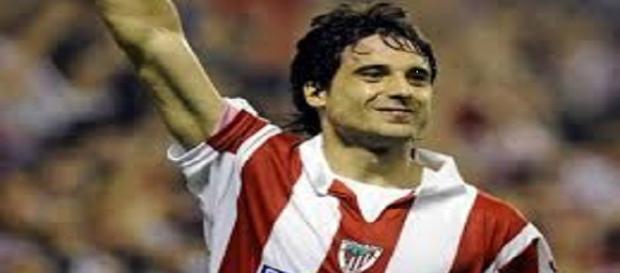 Etxeita, celebrando un gol con el Athletic Etxeita, celebrando un gol con el Athletic