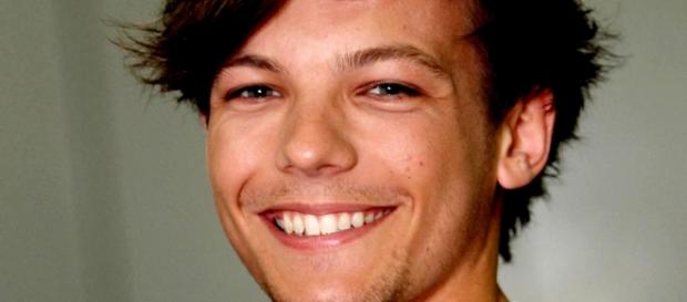 Louis Tomlinson vai ser pai dentro de meses. Louis Tomlinson vai ser pai dentro de meses.