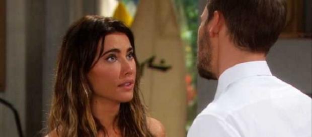 Beautiful: Steffy e Liam si baciano. Beautiful: Steffy e Liam si baciano.