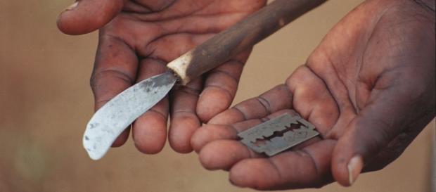 Herramientas para la mutilación genital femenina Herramientas para la mutilación genital femenina