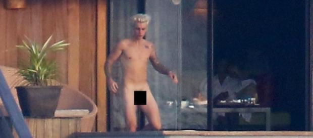 Justin Bieber foi fotografado completamente nu. Justin Bieber foi fotografado completamente nu.