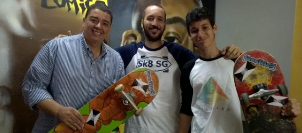 Secretário de cultura recebe skatistas gonçalenses Secretário de cultura recebe skatistas gonçalenses
