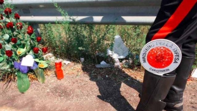 I Carabinieri di Aversa sul luogo dell'incidente