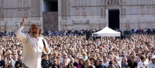 Beppe Grillo avanti nei sondaggi con il suo M5S