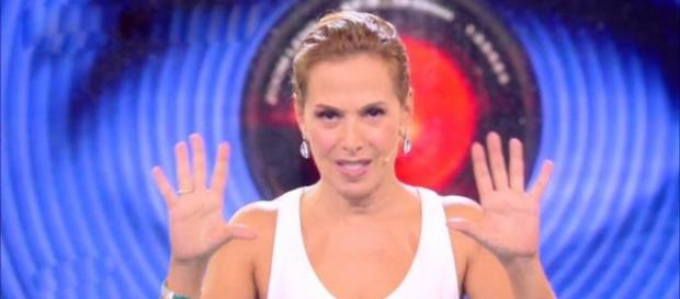 Barbara d'urso sostituirà la Marcuzzi al GF14? Barbara d'urso sostituirà la Marcuzzi al GF14?