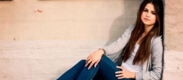 Cantora possui doença autoimune Cantora possui doença autoimune
