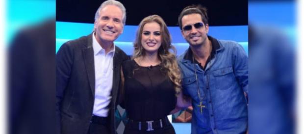 Justus é padrinho do Latino e Rayanne Morais Justus é padrinho do Latino e Rayanne Morais