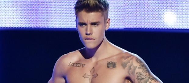 Pai de Justin Bieber fica feliz por fotos do filho Pai de Justin Bieber fica feliz por fotos do filho