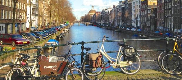 Vagas em Amsterdã. Foto: Amanda Corrêa. Vagas em Amsterdã. Foto: Amanda Corrêa.