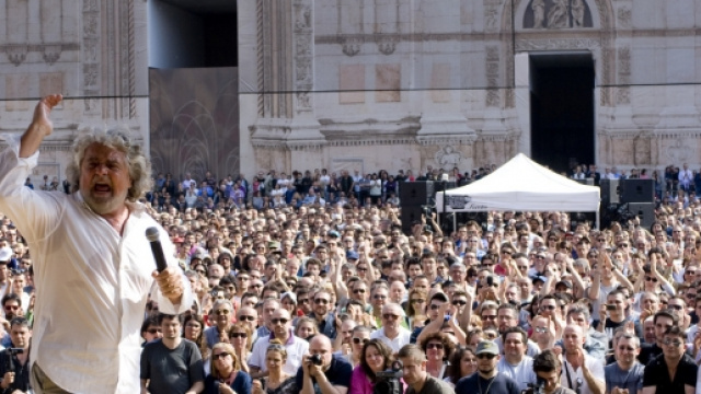 Beppe Grillo avanti nei sondaggi con il suo M5S
