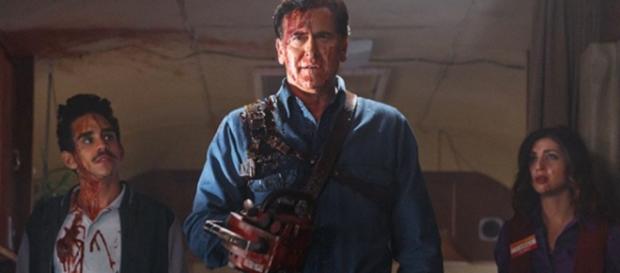 Ash vs Evil Dead, una scena della prima puntata Ash vs Evil Dead, una scena della prima puntata