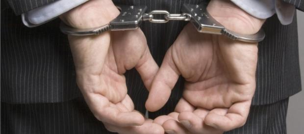 Afară cu penalii din autoritățile publice Afară cu penalii din autoritățile publice