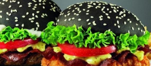 Hamburguesas de pan negro con carbón de bambú Hamburguesas de pan negro con carbón de bambú