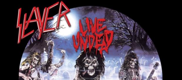 Live Undead - Álbum ao vivo gravado em estúdio Live Undead - Álbum ao vivo gravado em estúdio