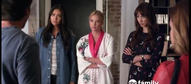 Pretty Little Liars retorna em janeiro Pretty Little Liars retorna em janeiro