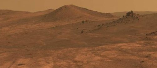 Paisaje desértico en el planeta rojo