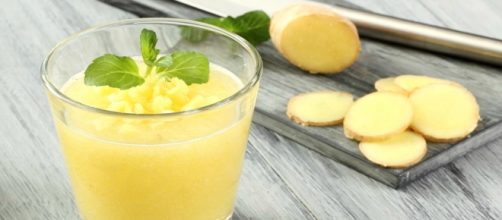 Succo di ananas e zenzero: bevanda benefica