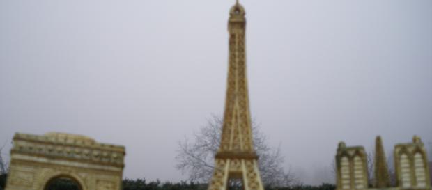 Because of smog, the future of Paris is not golden Because of smog, the future of Paris is not golden