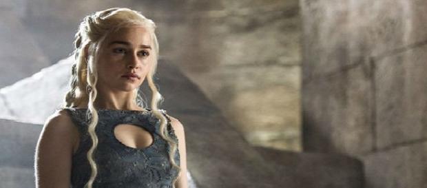 Daenerys Targaryen, madre de los dragones Daenerys Targaryen, madre de los dragones