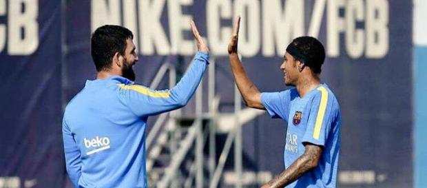 Neymar und Arda Turan schätzen sich Neymar und Arda Turan schätzen sich