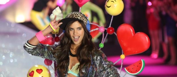 Só este ano a modelo portuguesa foi coroada anjo Só este ano a modelo portuguesa foi coroada anjo