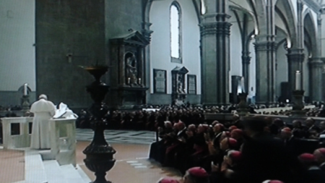 Francesco, il Santo Padre picconatore.