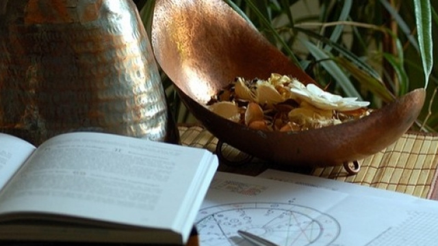 Le previsioni e l'oroscopo di giovedì 12 novembre