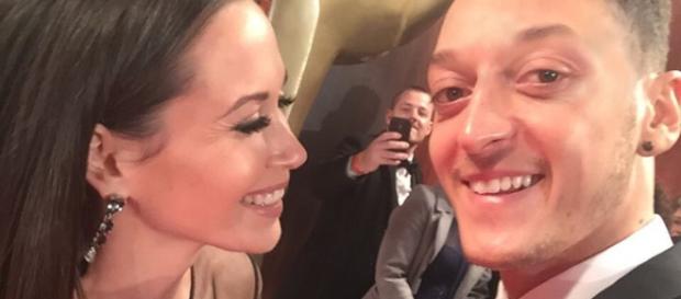 Mandy Capristo & Mesut Özil beim Bambi 2015 Mandy Capristo & Mesut Özil beim Bambi 2015