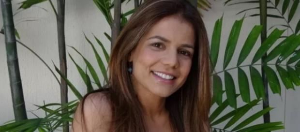 Nívea Stelmann até lê bíblia para atuar Nívea Stelmann até lê bíblia para atuar