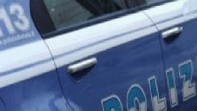 Polizia impegnata in un intervento