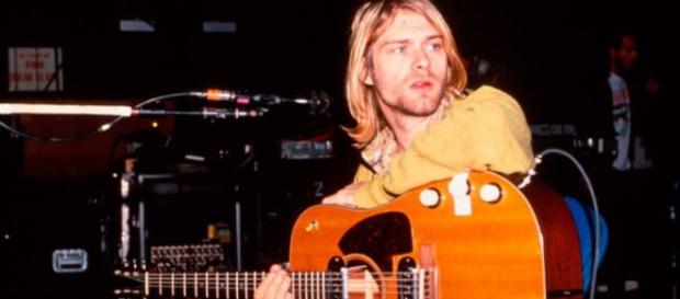 Kurt había dejado grabados 109 cassettes en total Kurt había dejado grabados 109 cassettes en total