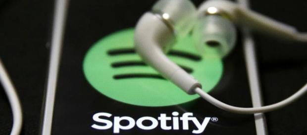 O Spotify disponibiliza milhões de músicas. O Spotify disponibiliza milhões de músicas.