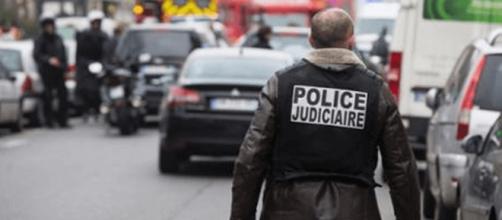 Attentati multipli a Parigi: coprifuoco