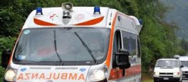 Calabria: uomo tenta suicidio con mannaia Calabria: uomo tenta suicidio con mannaia