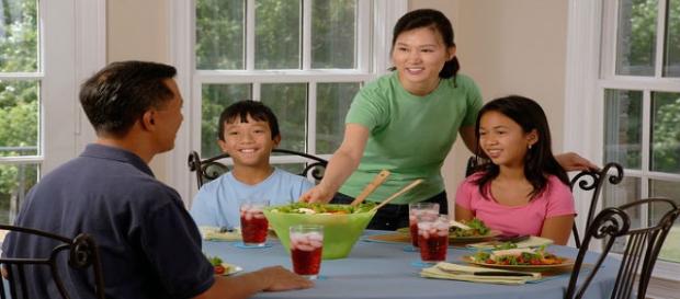 La buena alimentación de los niños La buena alimentación de los niños