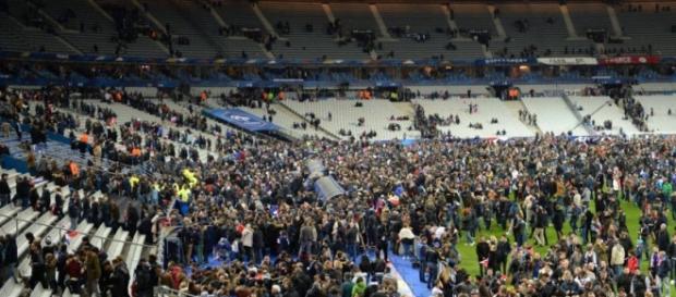 Parigi, attentato dell'Isis: 128 morti Parigi, attentato dell'Isis: 128 morti