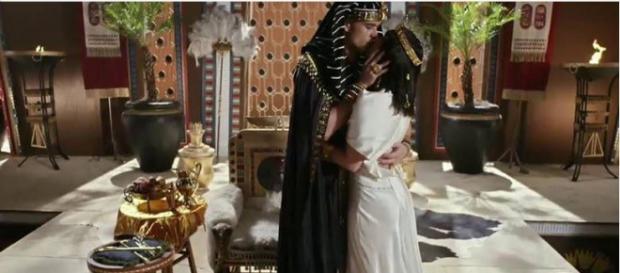 Ramsés e Nefertari em cena final da novela Ramsés e Nefertari em cena final da novela