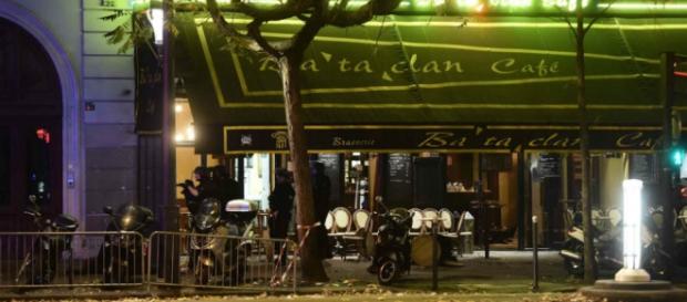 Vários atentados na cidade de Paris. Vários atentados na cidade de Paris.