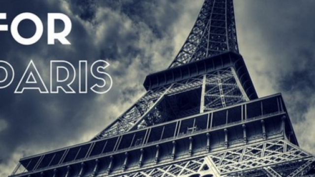 Uno degli #ashtag di solidarietà per Parigi