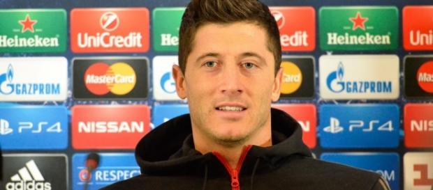 Robert Lewandowski en sala de prensa Robert Lewandowski en sala de prensa