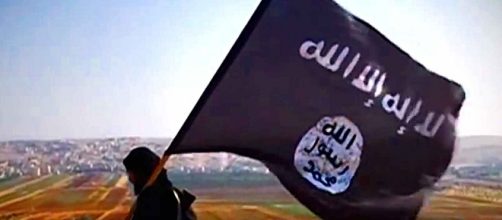 La bandiera nera di Isis, califfato del terrore.