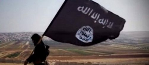 La Francia bombarda l'Isis, salta il Giubileo?