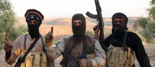 Tre terroristi dell'Isis in posa