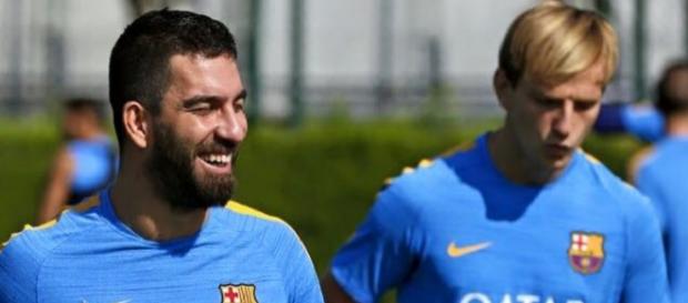 Arda Turan freut sich auf die WM 2022 in Katar Arda Turan freut sich auf die WM 2022 in Katar