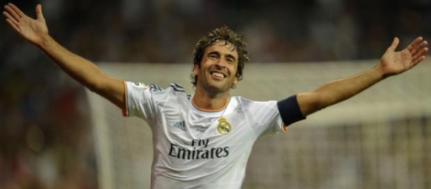 Don Raúl González Blanco celebrando un gol Don Raúl González Blanco celebrando un gol