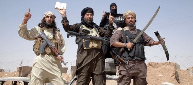 ISIS râde de bombardamentul Franței ISIS râde de bombardamentul Franței