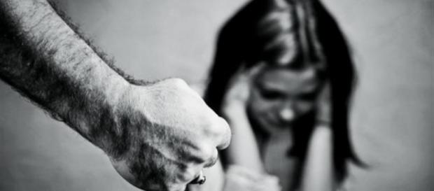 Violência doméstica e o silêncio das vitimas. Violência doméstica e o silêncio das vitimas.