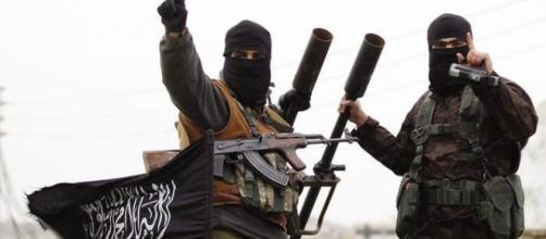 Due membri dell'Isis in posa per foto