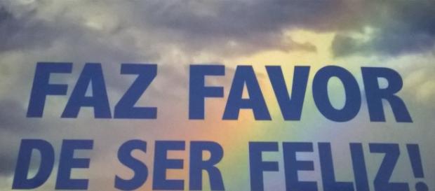 Livro "Faz favor de ser feliz". Livro "Faz favor de ser feliz".